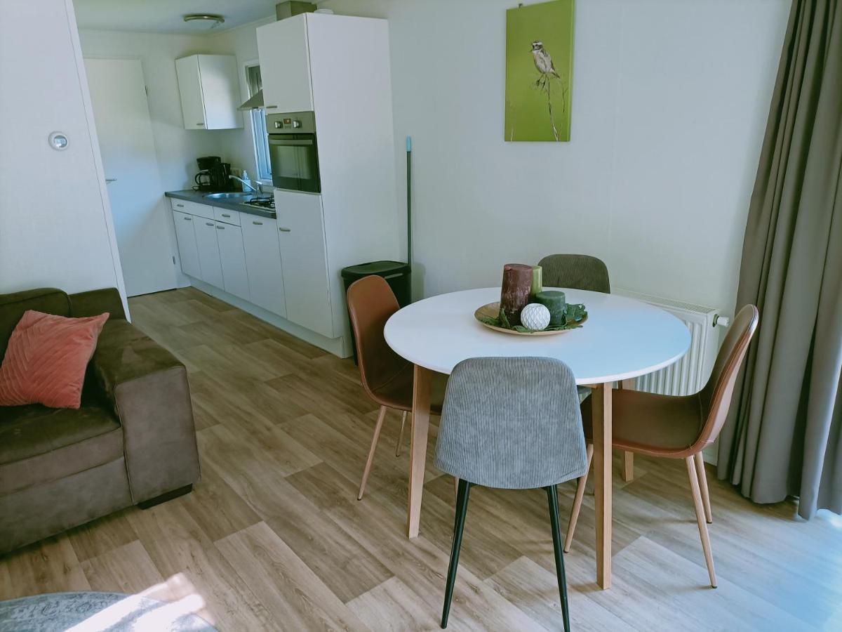 4P Chalet Tolve: Cycling Retreat Near Drents Friese Wold Nature Reserve Oosterwolde  Exterior photo
